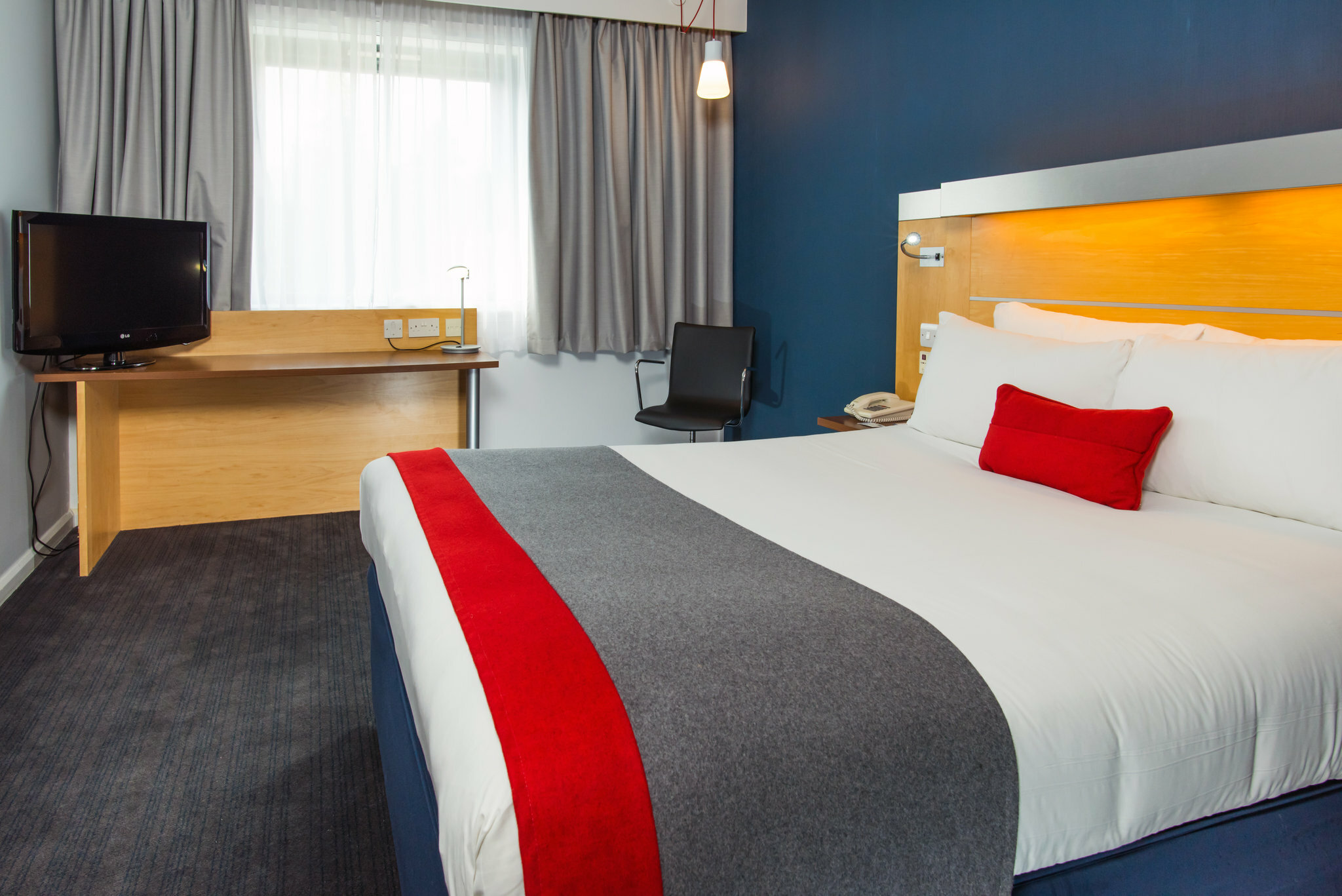 Фото Holiday Inn Express Hemel Hempstead, an Ihg Hotel