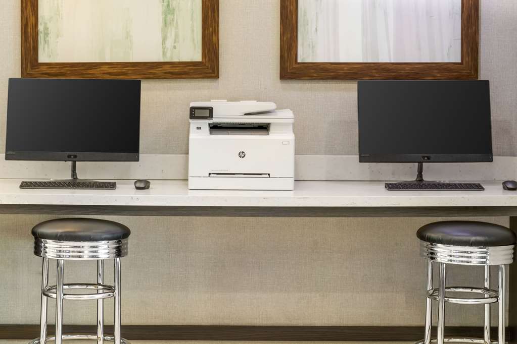 Фото Best Western Plus Gardena Inn & Suites