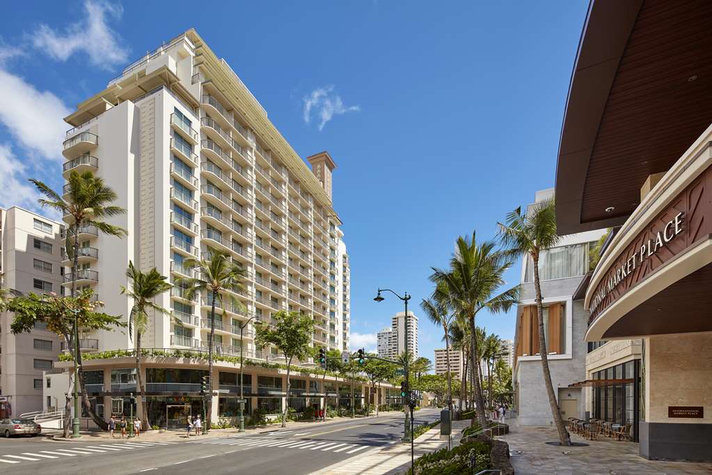 Фото Hilton Garden Inn Waikiki Beach