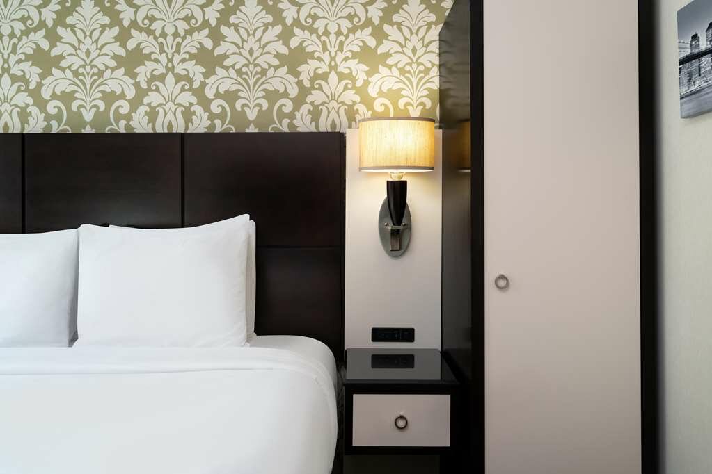 Фото Best Western Premier Herald Square