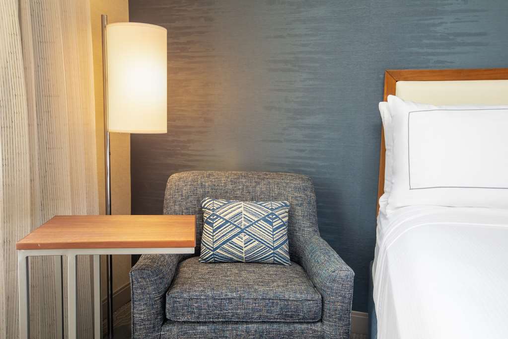 Фото DoubleTree by Hilton Ann Arbor North