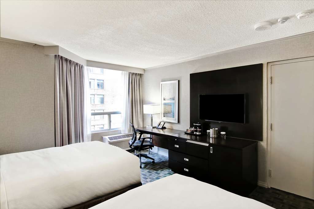 Фото DoubleTree by Hilton Hotel Toronto Downtown