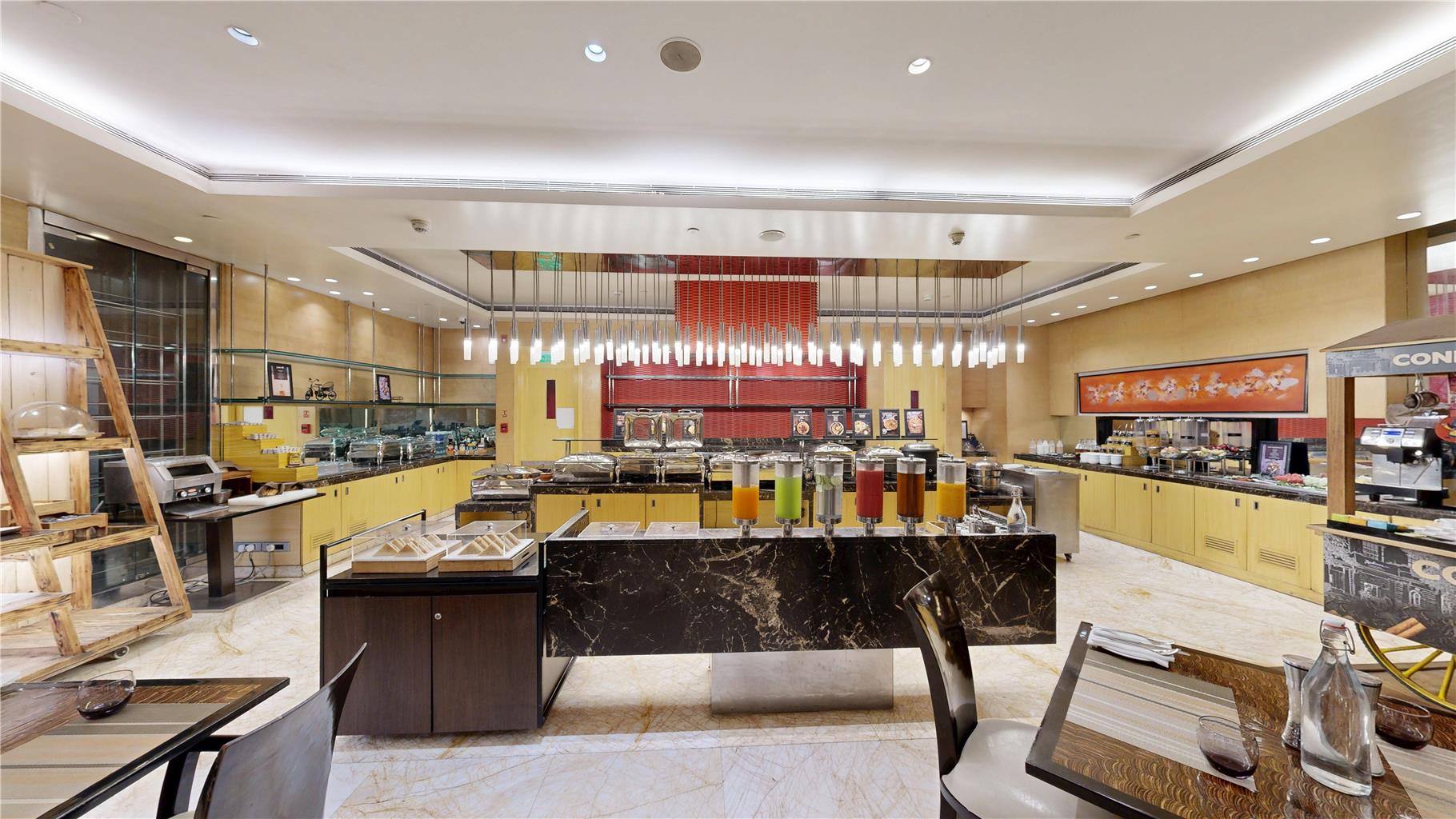 Фото Radisson Blu Marina Hotel, Delhi Connaught Place
