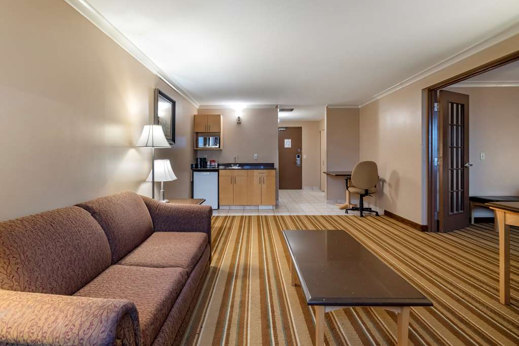 Фото Best Western Marquis Inn & Suites