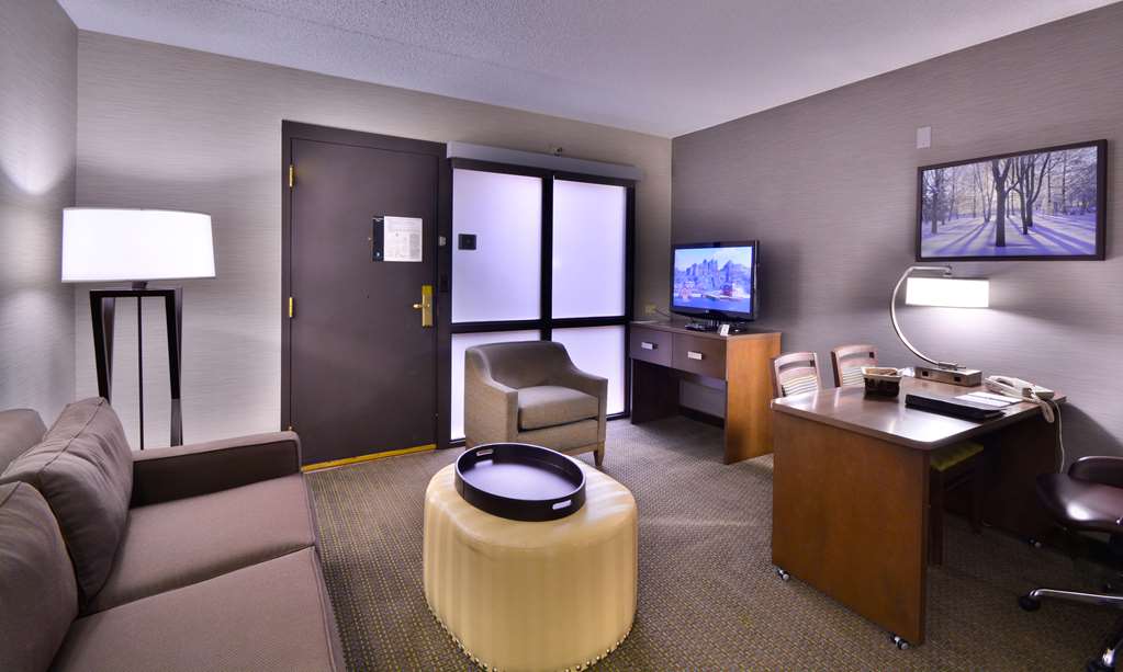 Фото Embassy Suites by Hilton Denver Central Park