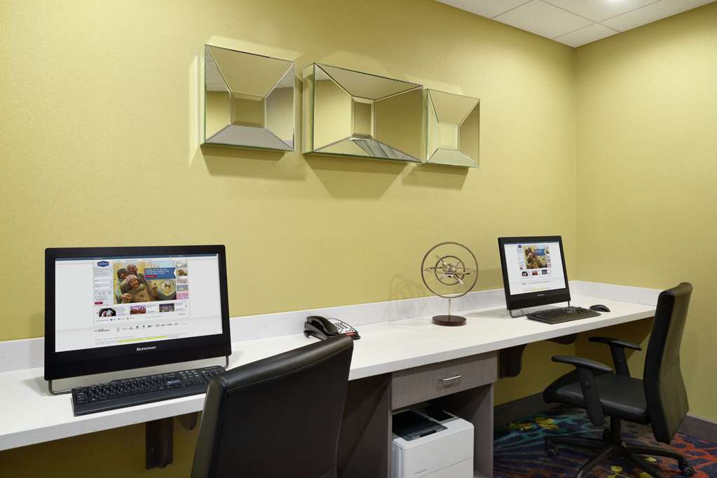 Фото Hampton Inn & Suites St. Louis/Alton