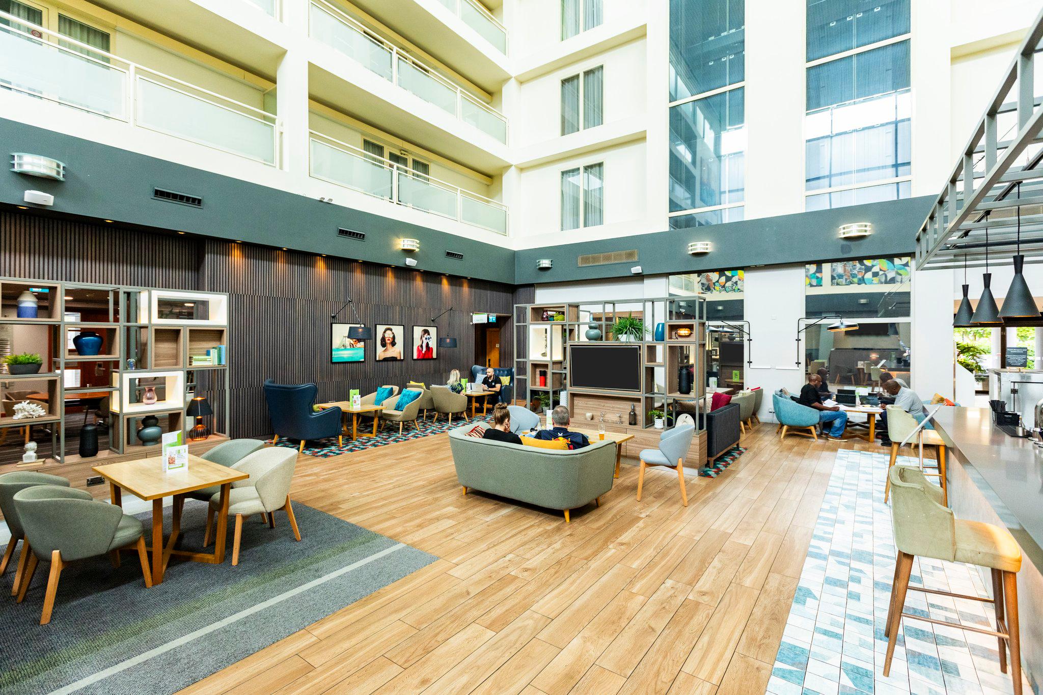 Фото Holiday Inn Milton Keynes - Central, an Ihg Hotel