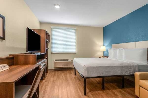 Фото WoodSpring Suites Miramar