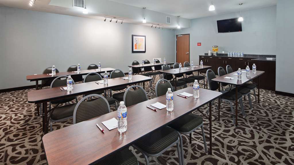 Фото Best Western Plus Austin Airport Inn & Suites