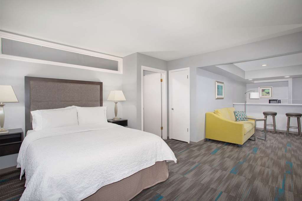 Фото Hampton Inn Monterey