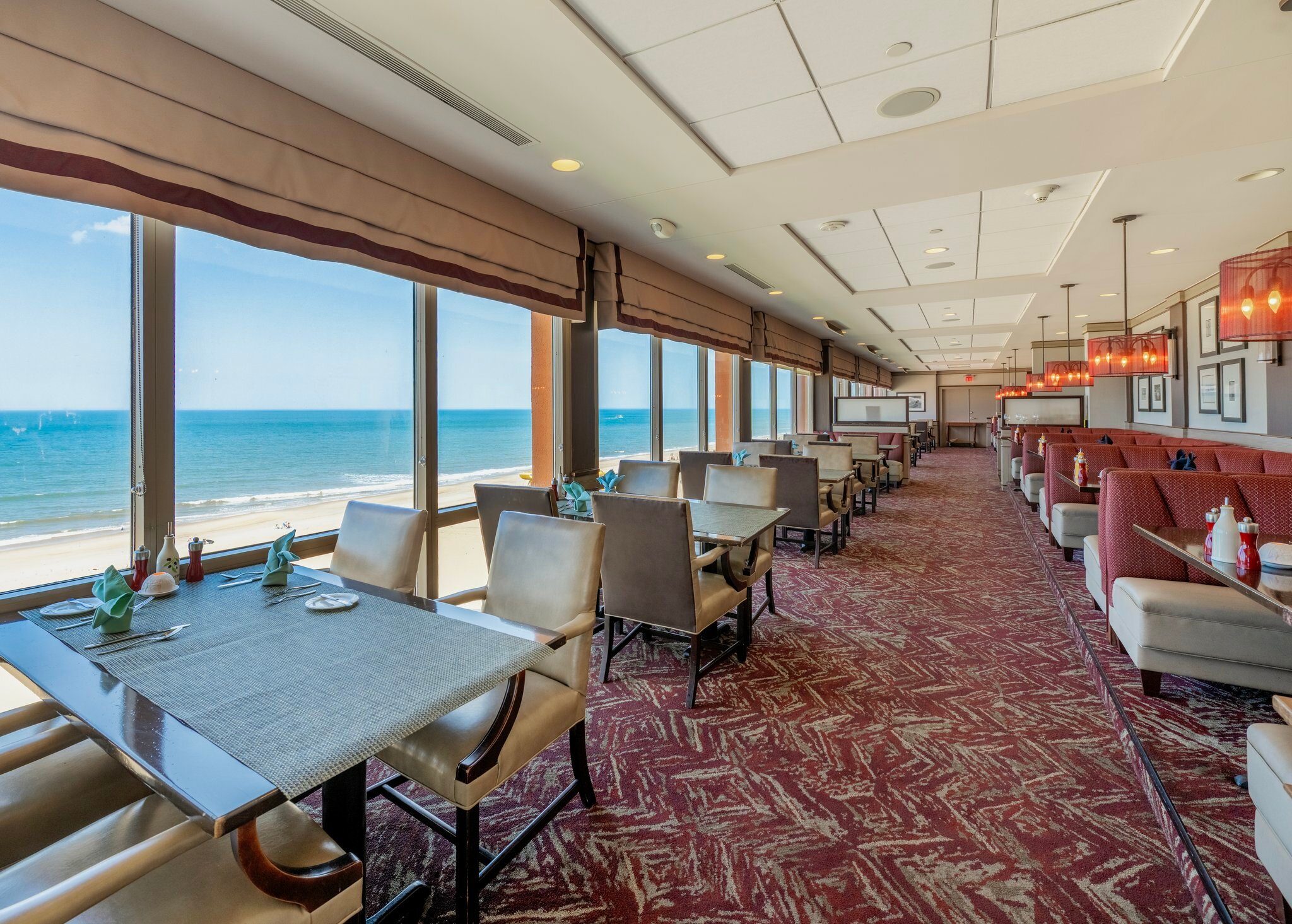 Фото Holiday Inn & Suites Virginia Beach North Beach, an Ihg Hotel