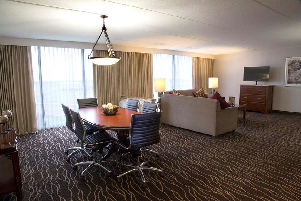 Фото Hilton Kansas City Airport