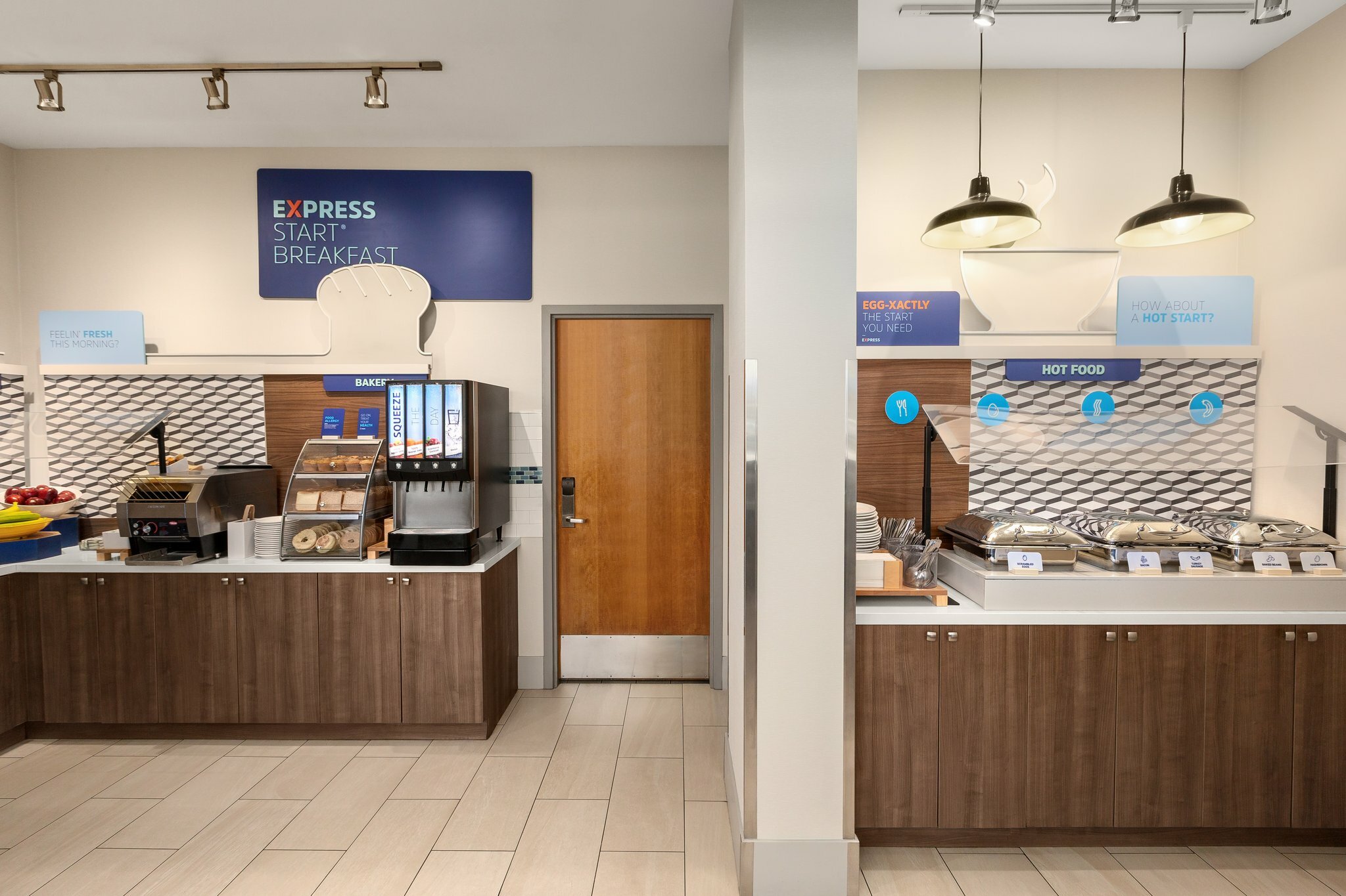 Фото Holiday Inn Express Vancouver Airport Richmond