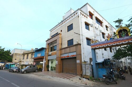 Oyo 9372 Rich Inn