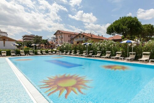 Гостиница Hotel Universal в Червии