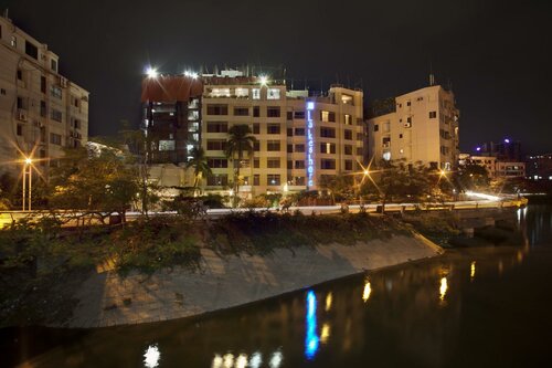 Гостиница Lakeshore Hotel & Apartments в Области Дакка