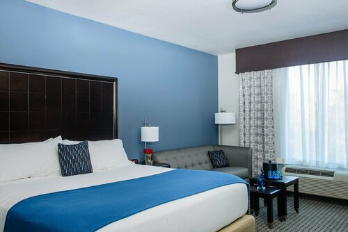 Гостиница Holiday Inn Express & Suites Austin Nw - Arboretum Area, an Ihg Hotel в Остине
