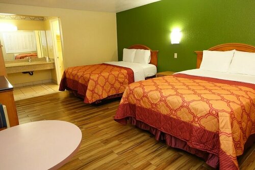 Гостиница Tropic Lodge в Гарден Грове