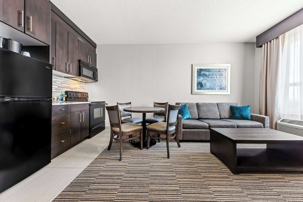 Фото Best Western Plus Airdrie Gateway