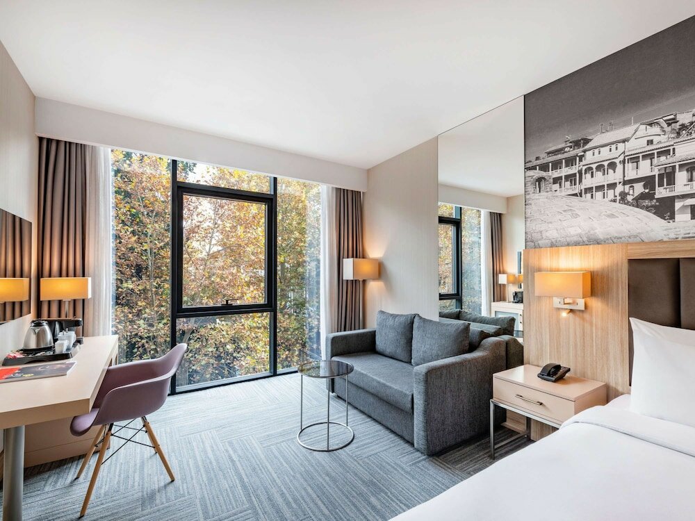Фото Tbilisi Saburtalo Hotel by Mercure