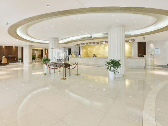Фото Kunshan Yizui Crown Hotel