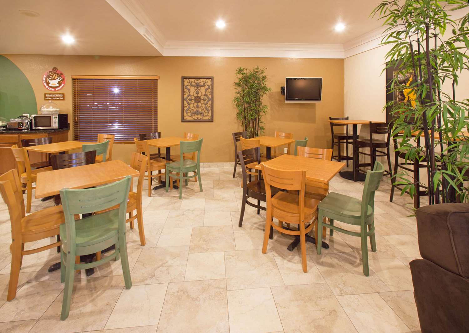 Фото AmericInn by Wyndham Johnston Des Moines