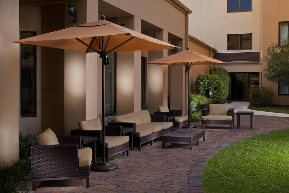 Фото Courtyard by Marriott Baton Rouge Acadian Centre/LSU Area