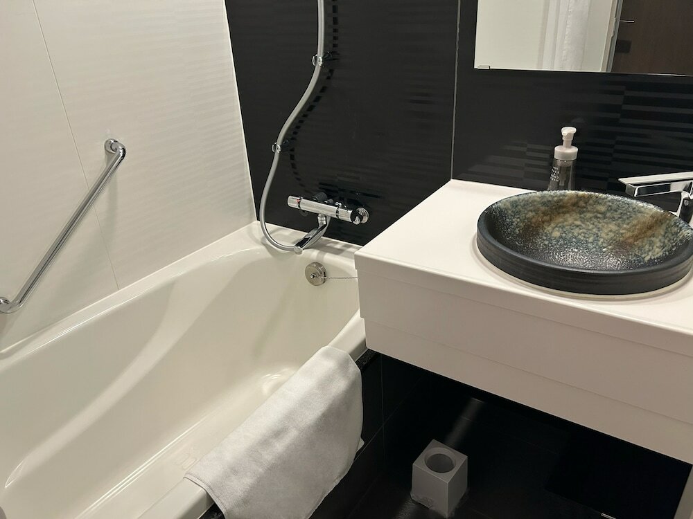 Фото Keihan Kyoto Hachijoguchi