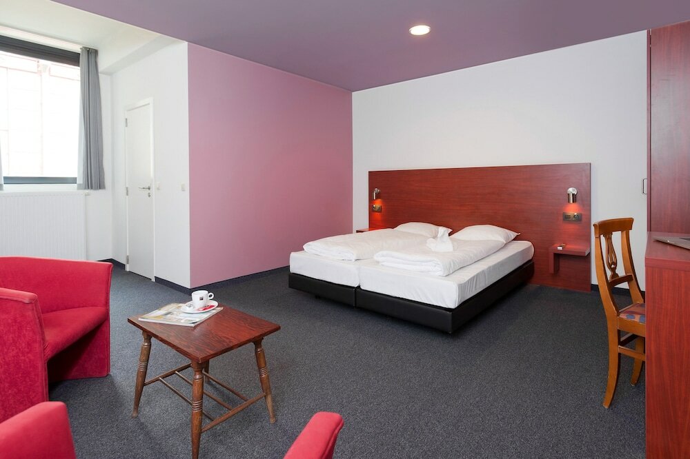 Фото Century Hotel Antwerpen