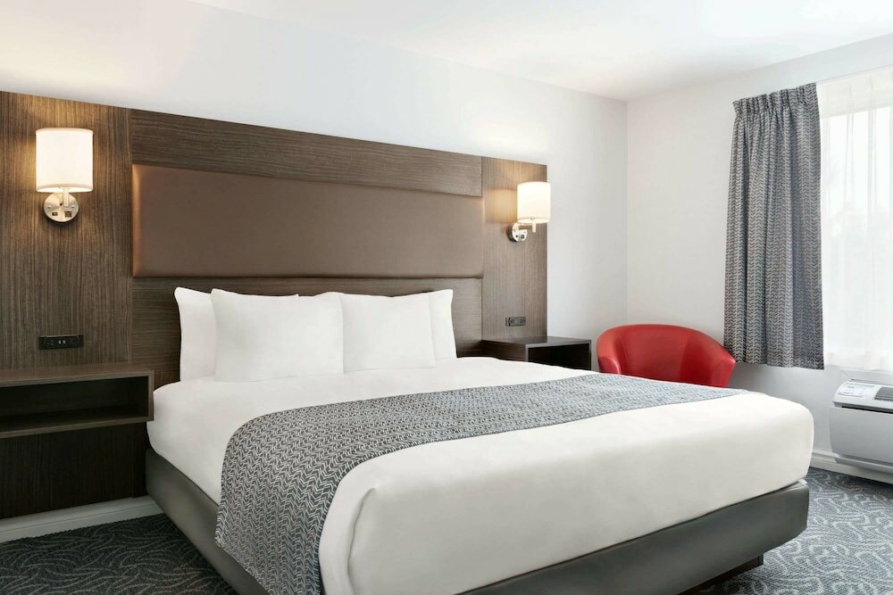 Фото Travelodge by Wyndham Rigaud