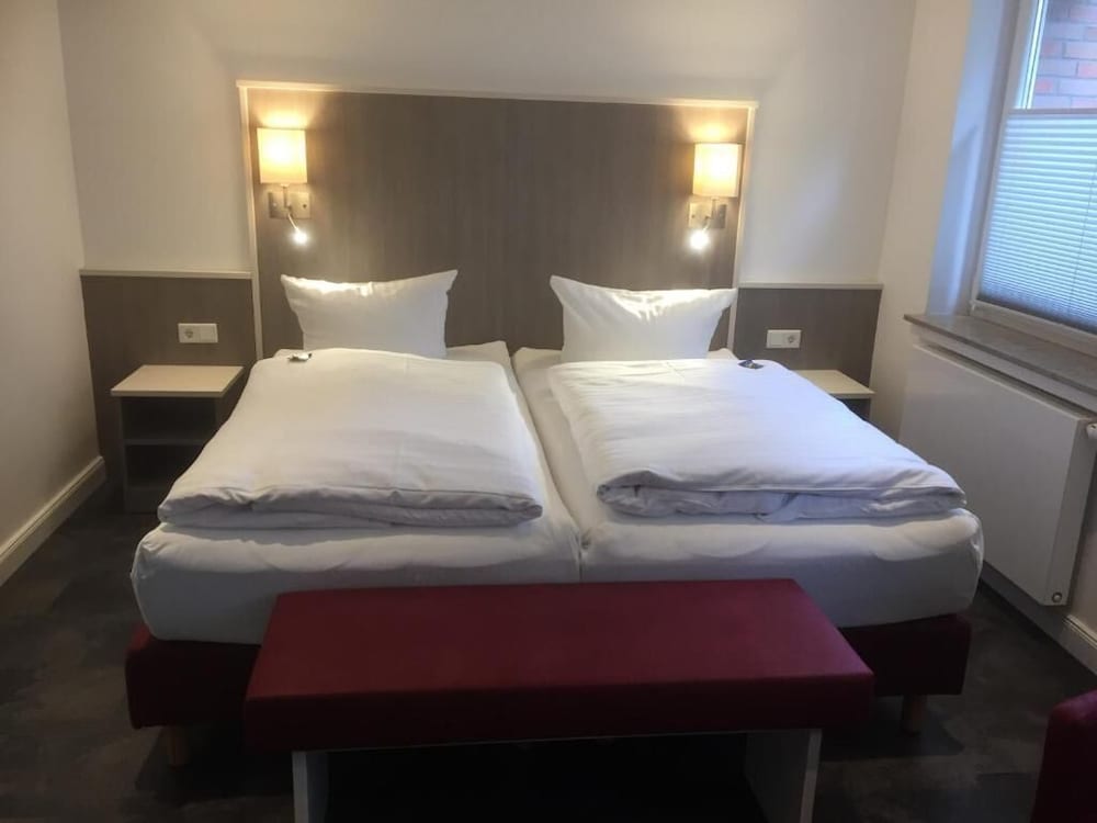 Фото Hotel Am Stadtpark