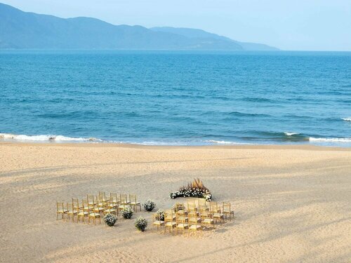 Внешний вид отеля Pullman Danang Beach Resort в Дананге, фото 4