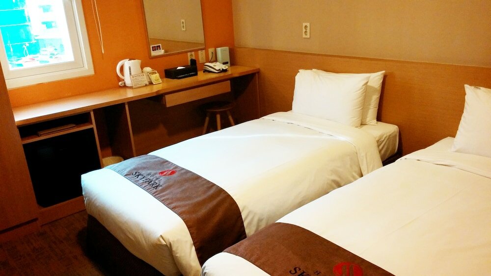 Фото Hotel Skypark Myeongdong III