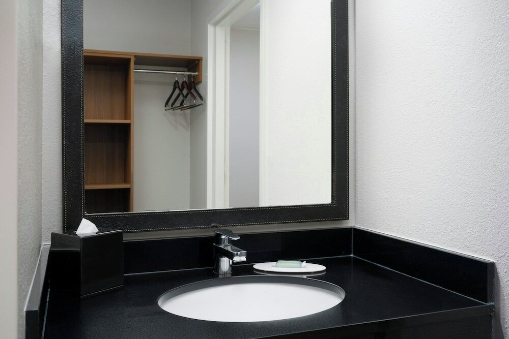 Фото Fairfield Inn by Marriott Orlando Airport