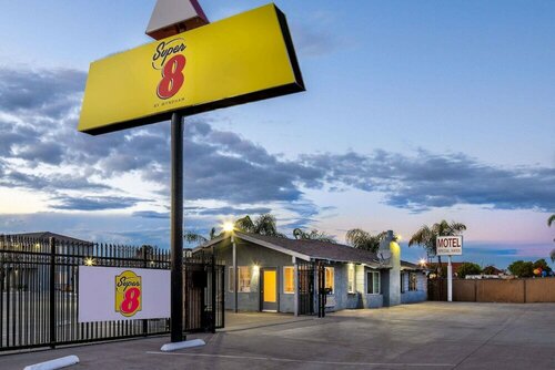 Гостиница Super 8 by Wyndham Bakersfield Ca в Бэйкерсфилде