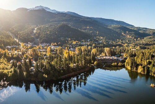 Внешний вид отеля Nita Lake Lodge в Муниципалитете курорте Уистлере, фото 5