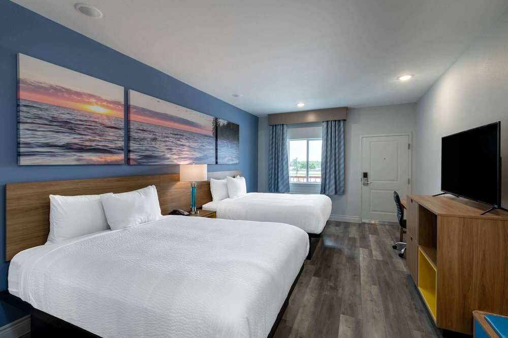 Фото Days Inn & Suites by Wyndham Downtown/University of Houston