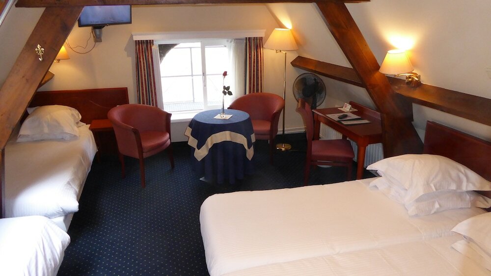 Фото The Black Swan Hotel