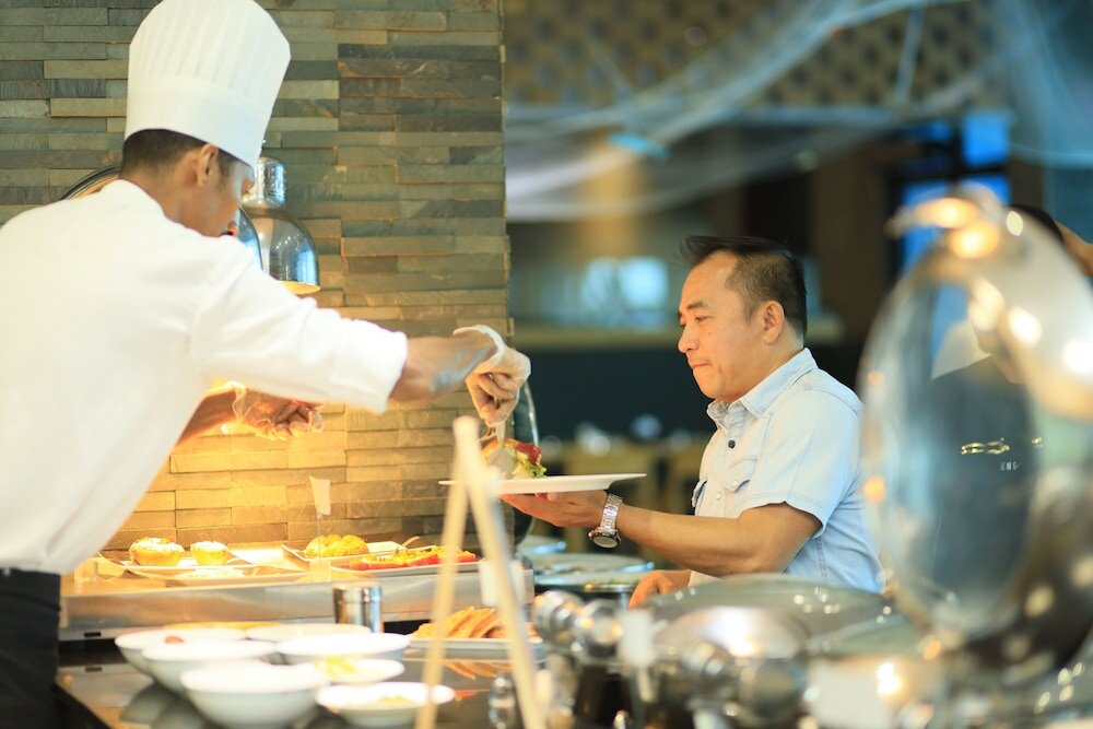 Фото Ramee Grand Hotel and Spa