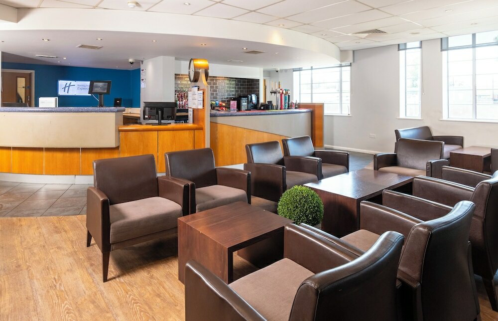 Фото Holiday Inn Express London Chingford