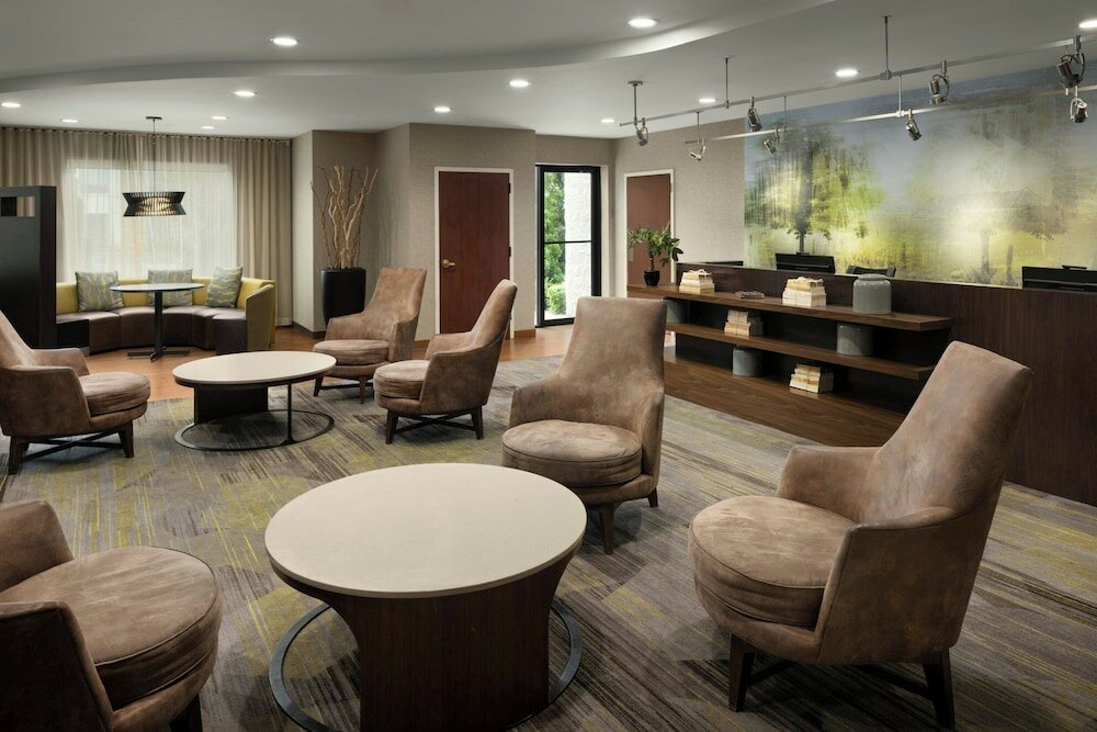 Фото Courtyard by Marriott Long Island MacArthur Airport