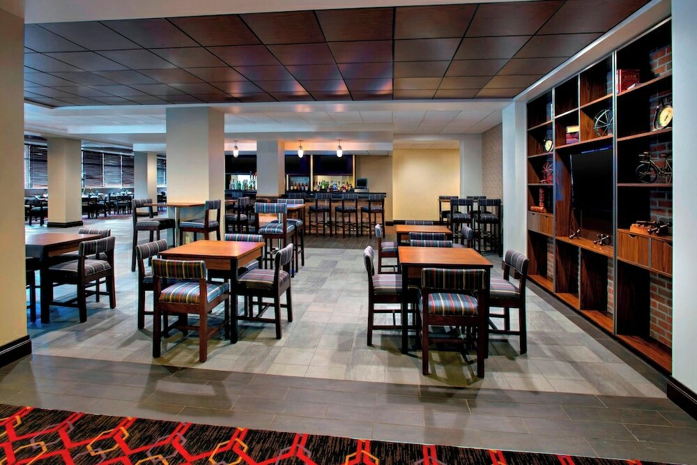 Фото Four Points by Sheraton Charleston