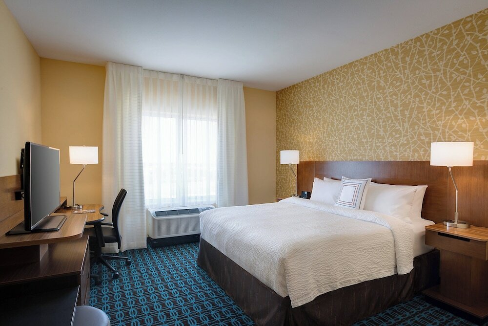 Фото Fairfield Inn & Suites Dallas West/i-30