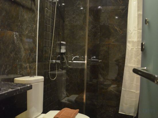 Фото Hotel Mustika Gajah Mada