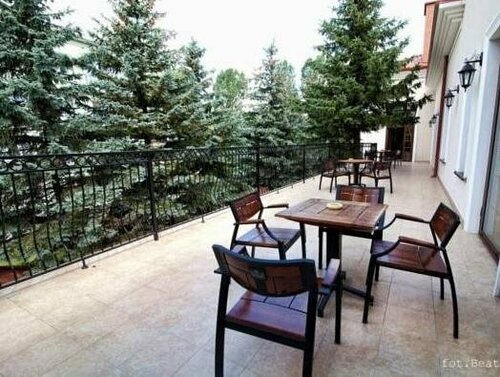 Гостиница Dworek Vesaria Hotel в Люблине