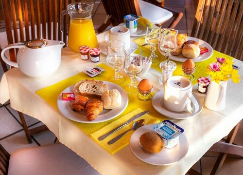 Гостиница La Romarine в Драгиньяне