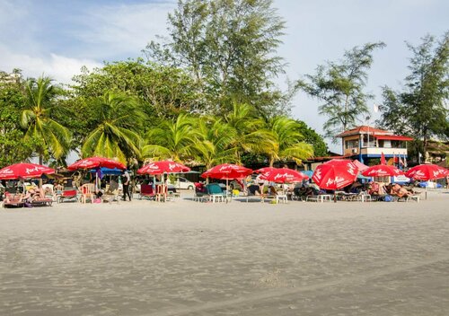 Внешний вид отеля Cenang Plaza Beach Hotel в Пантае Ченанге, фото 3