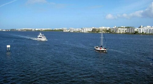 Гостиница Lago Mar Motel and Apartments в Лейк Уорте