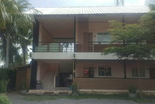 Гостиница Charlee House в Транге