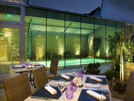 Гостиница Hôtel Aux Vieux Remparts, The Originals Relais в Провене